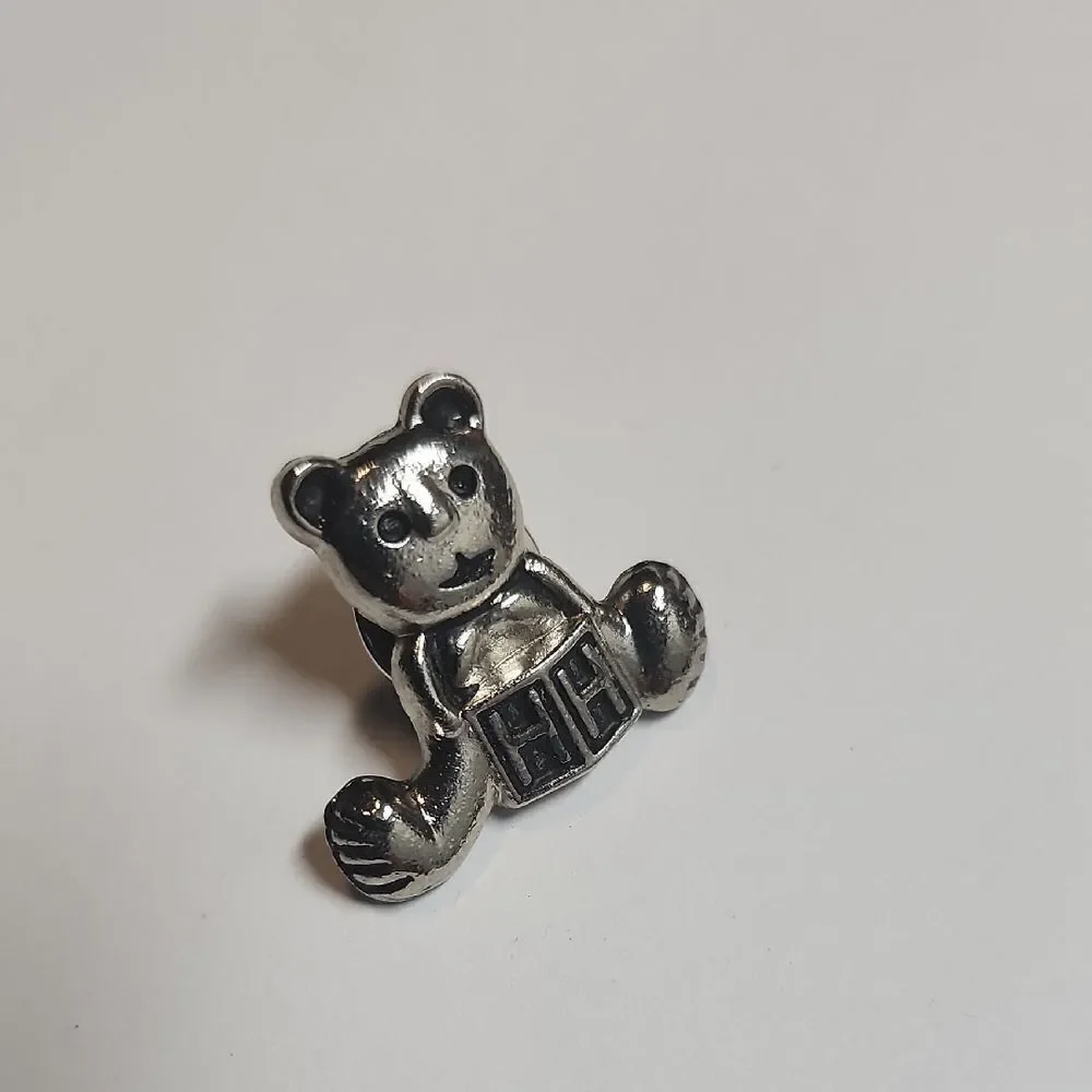 Vintage Silver Tone Teddy Bear HH Toy Block Pin